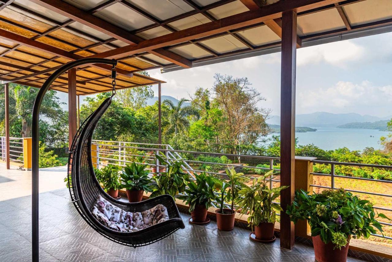 Ekam Lake House By Stayvista With Mountain & Lake Views, Outdoor Jacuzzi, Sauna, Modern Amenities & Kitchen Garden بونة المظهر الخارجي الصورة