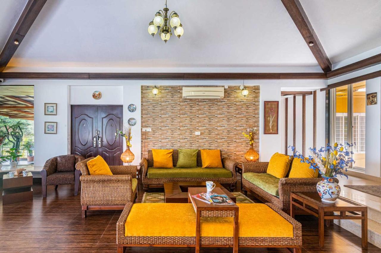 Ekam Lake House By Stayvista With Mountain & Lake Views, Outdoor Jacuzzi, Sauna, Modern Amenities & Kitchen Garden بونة المظهر الخارجي الصورة