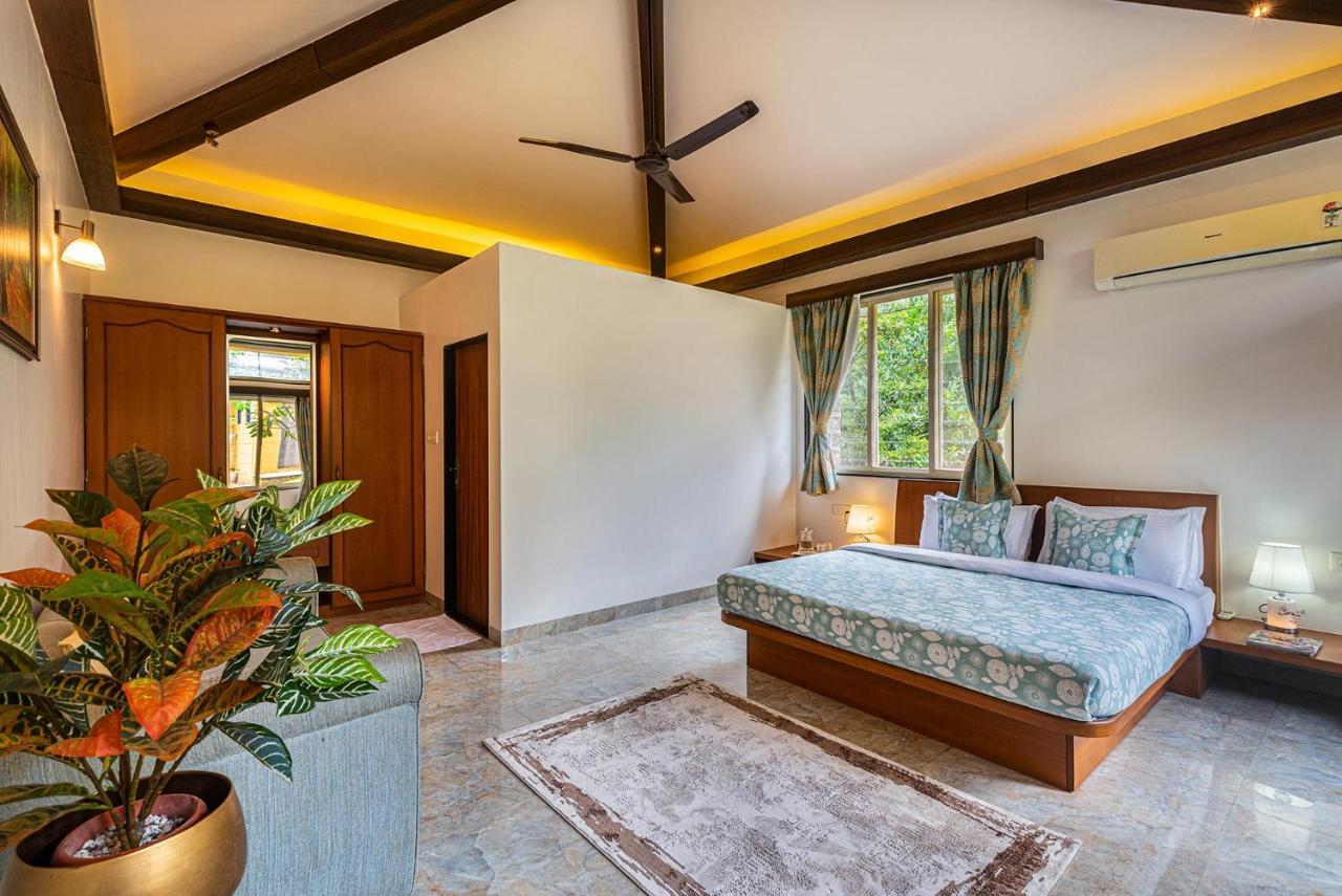 Ekam Lake House By Stayvista With Mountain & Lake Views, Outdoor Jacuzzi, Sauna, Modern Amenities & Kitchen Garden بونة المظهر الخارجي الصورة