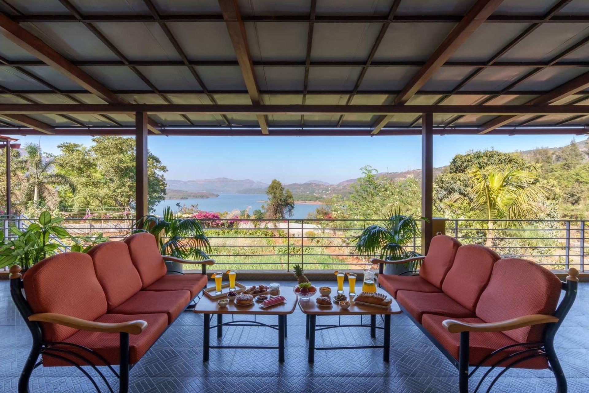 Ekam Lake House By Stayvista With Mountain & Lake Views, Outdoor Jacuzzi, Sauna, Modern Amenities & Kitchen Garden بونة المظهر الخارجي الصورة